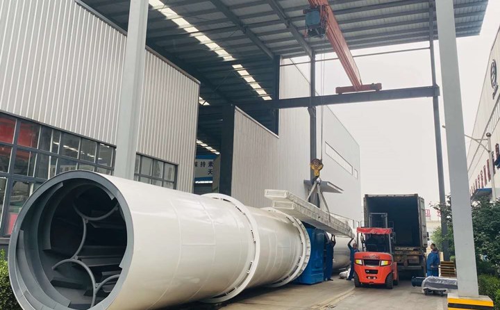 顆粒機生產線配套設備裝車.jpg 顆粒機生產線配套設備裝車.jpg