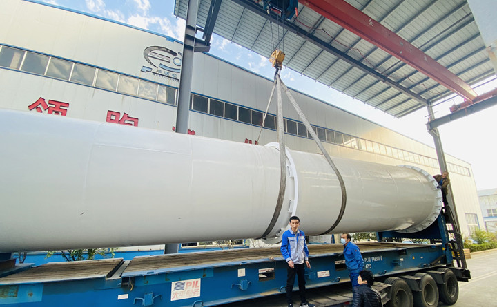 烘干筒裝車中.jpg 烘干筒裝車中.jpg