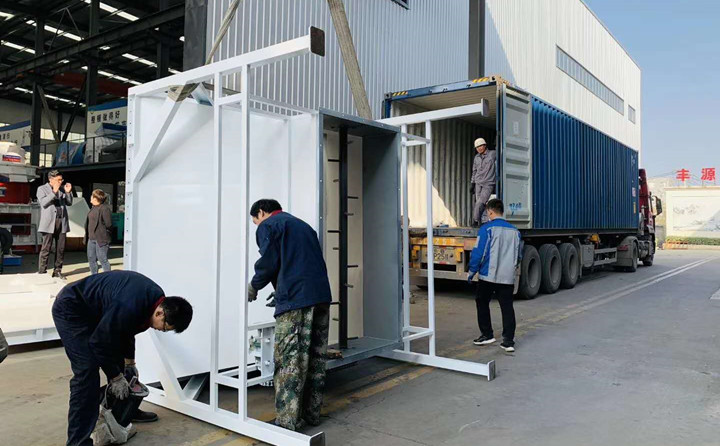 生產(chǎn)線配套設(shè)備準(zhǔn)備裝車.jpg 生產(chǎn)線配套設(shè)備準(zhǔn)備裝車.jpg