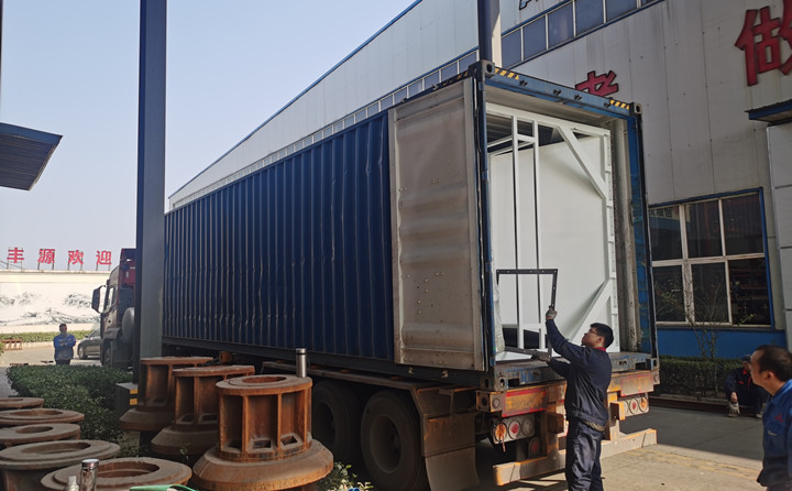 顆粒機(jī)生產(chǎn)線發(fā)貨現(xiàn)場(chǎng).jpg 顆粒機(jī)生產(chǎn)線發(fā)貨現(xiàn)場(chǎng).jpg