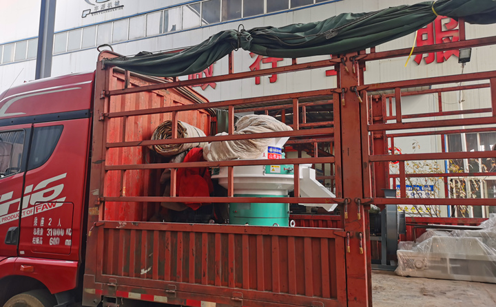 木屑顆粒機.jpg 木屑顆粒機.jpg