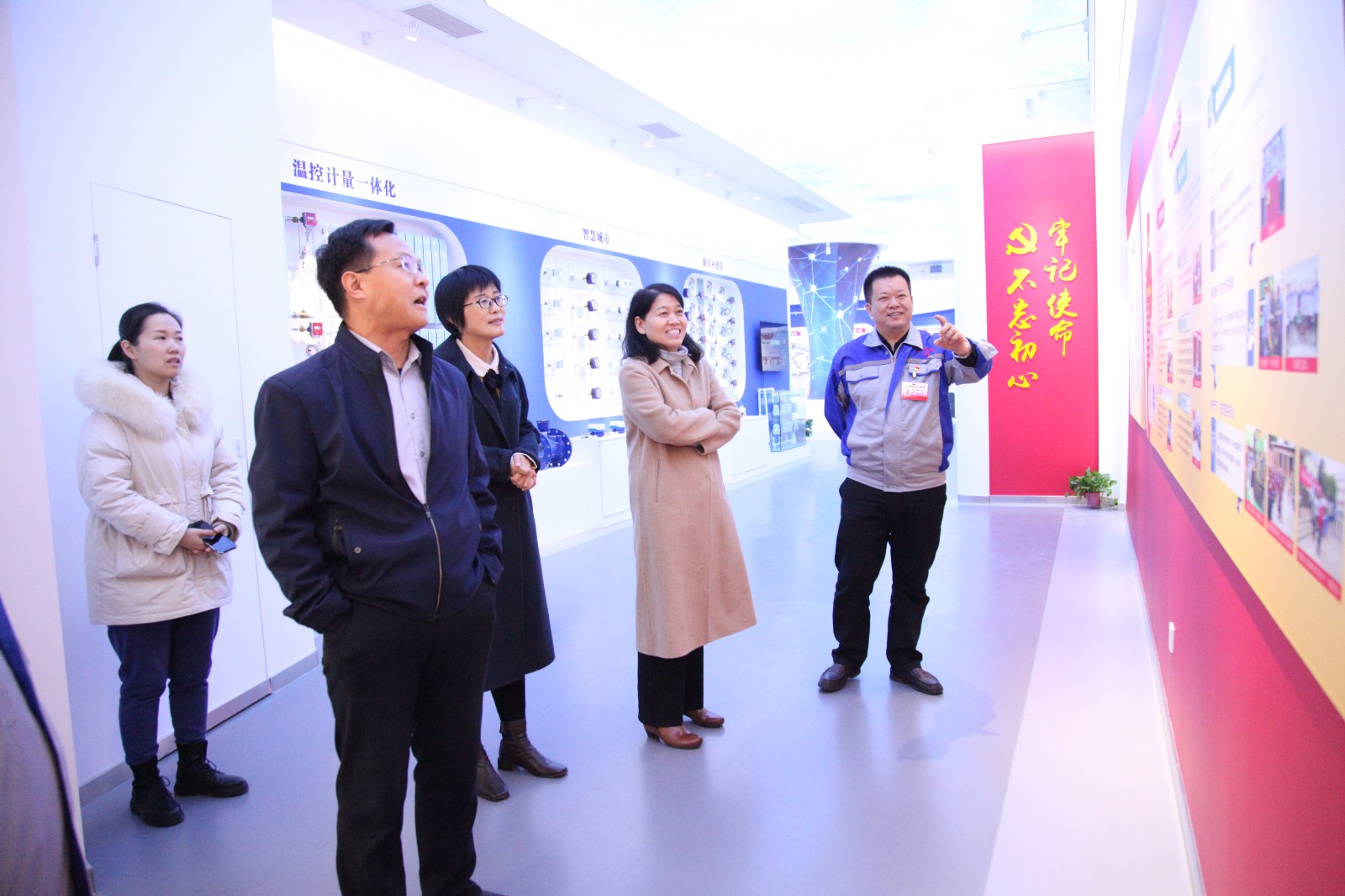 董事長景奉國不忘初心,牢記使命,創建了“源定初心”黨建品牌.JPG 董事長景奉國不忘初心,牢記使命,創建了“源定初心”黨建品牌.JPG