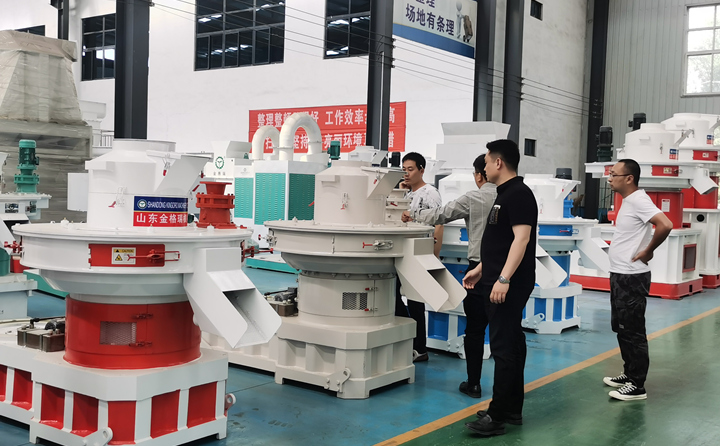 木屑制粒機.jpg 木屑制粒機.jpg