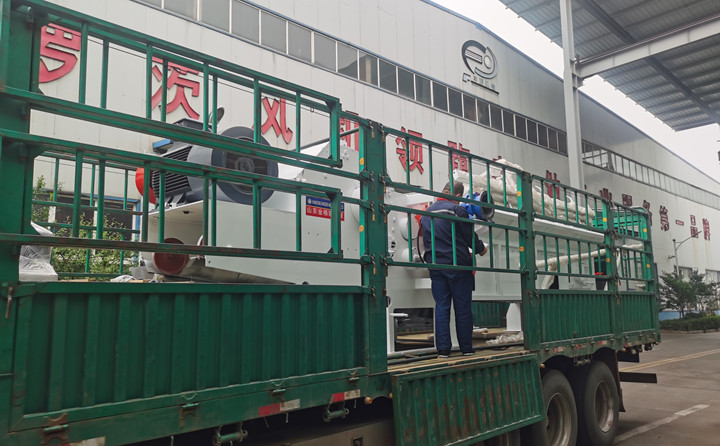 高考進行時,金格瑞木屑顆粒機發(fā)貨時.jpg 高考進行時,金格瑞木屑顆粒機發(fā)貨時.jpg