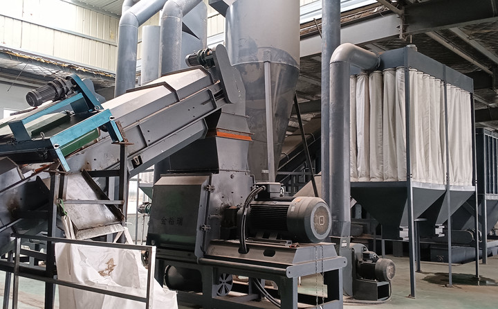 江蘇宿遷年產2萬噸木材顆粒生產線現場圖片.jpg 江蘇宿遷年產2萬噸木材顆粒生產線現場圖片.jpg